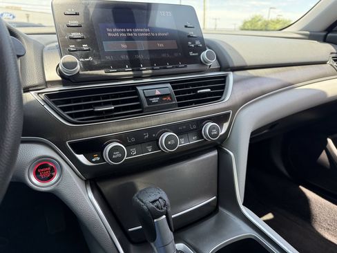 Used 2018 Honda Accord LX image 15