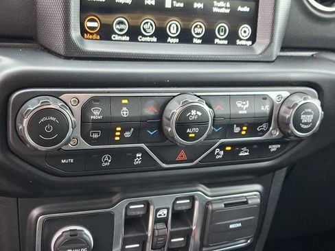 Used 2022 Jeep Gladiator Overland AWD/4WD image 13