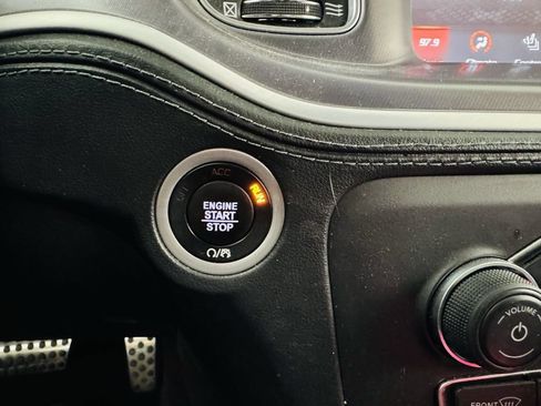 Used 2020 Dodge Charger Scat Pack RWD image 15