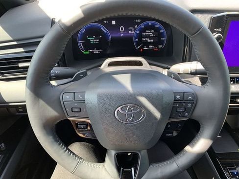 Used 2025 Toyota Camry XSE FWD image 19