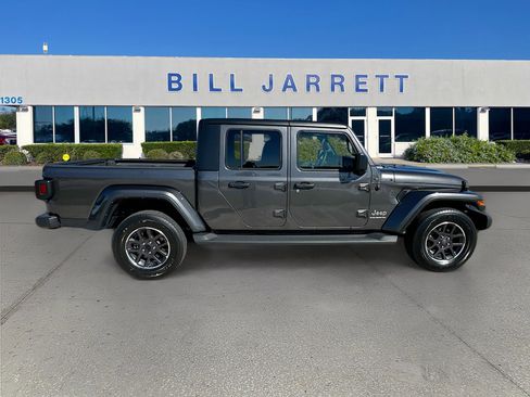 Used 2023 Jeep Gladiator Overland w/ Popular Equipment Package image 8