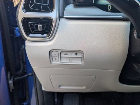 Used 2023 Kia Sorento SX AWD/4WD image 11
