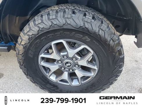 Used 2023 Ford Bronco Badlands image 10