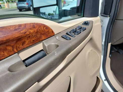 Used 2000 Ford Excursion Limited AWD/4WD image 22