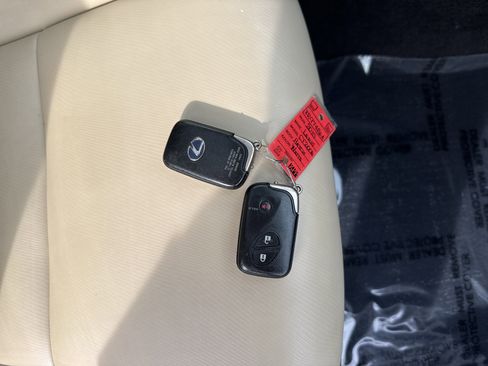 Used 2015 Lexus CT 200h w/ Navigation Package image 35