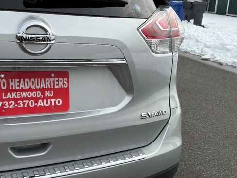 Used 2015 Nissan Rogue SV w/ SV Premium Package image 14