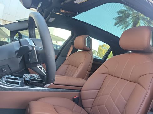 Used 2026 BMW i7 xDrive60 w/ M Sport Package RWD image 25