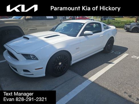 Used 2013 Ford Mustang GT Premium w/ Comfort Pkg RWD image 2