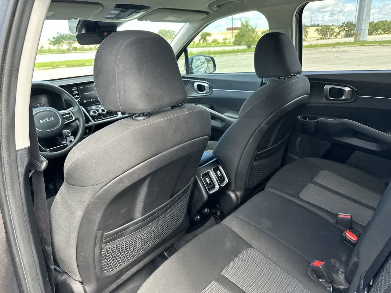 Used 2022 Kia Sorento LX FWD image 18