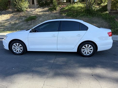 Used 2014 Volkswagen Jetta S image 4