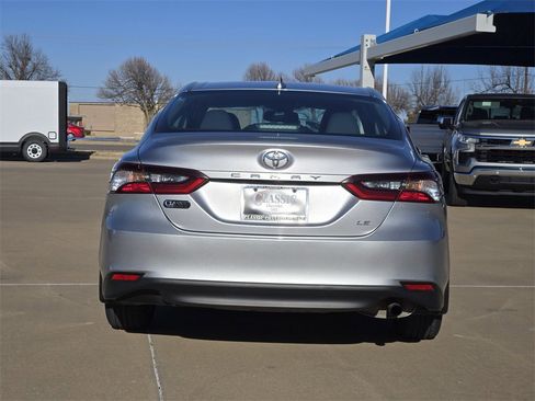 Used 2024 Toyota Camry LE image 6