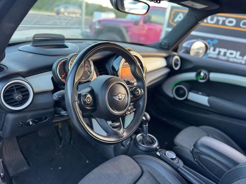 Used 2014 MINI Cooper S image 19