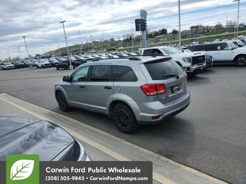 Used 2015 Dodge Journey SXT w/ Flexible Seating Group image 10
