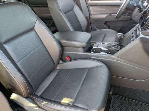 Used 2022 Volkswagen Atlas SE w/ Black Wheel Package FWD image 26