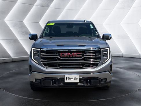 Certified 2025 GMC Sierra 1500 SLT AWD/4WD image 8