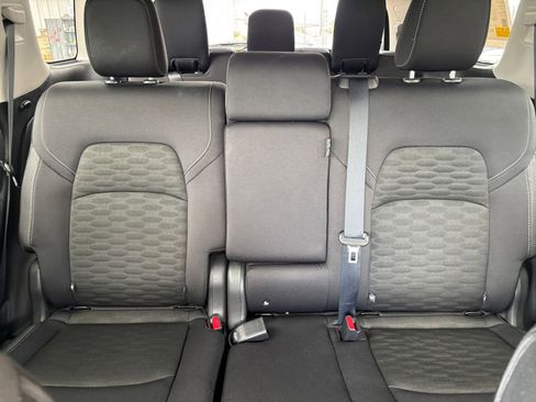 Used 2025 Nissan Pathfinder SV image 41