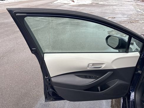 Used 2020 Toyota Corolla LE image 18