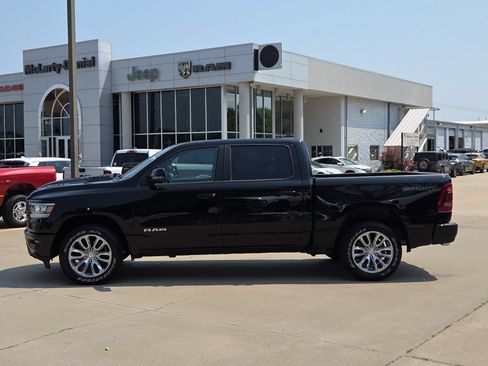 Used 2023 RAM 1500 Laramie AWD/4WD image 3
