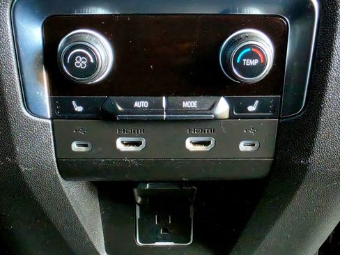 Used 2021 Chevrolet Tahoe Z71 w/ Z71 Signature Package AWD/4WD image 75