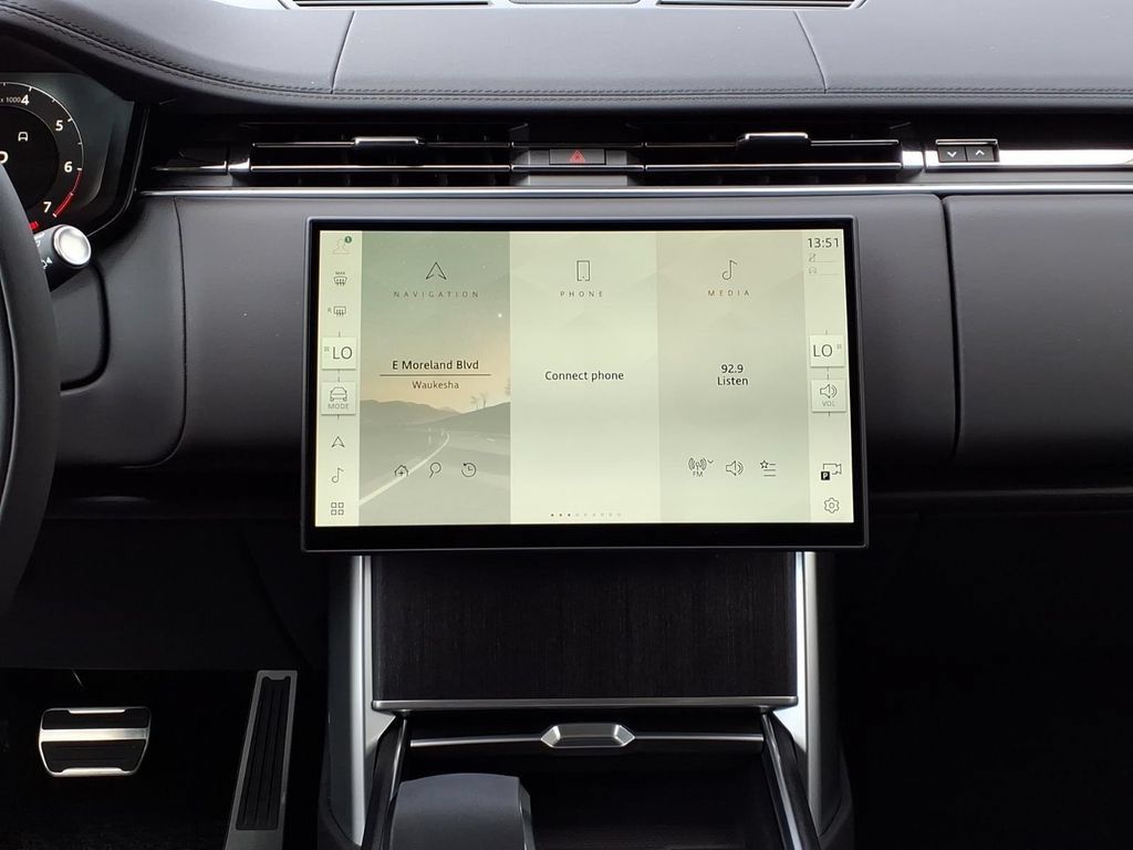 New 2026 Land Rover Range Rover SE AWD/4WD image 16