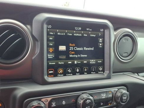 Used 2023 Jeep Gladiator Sport AWD/4WD image 11