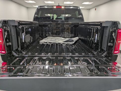 Used 2025 RAM 1500 Limited w/ Trailer Tow Group AWD/4WD image 35