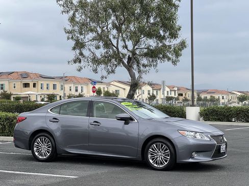 Used 2013 Lexus ES 350 w/ Premium Pkg FWD image 15