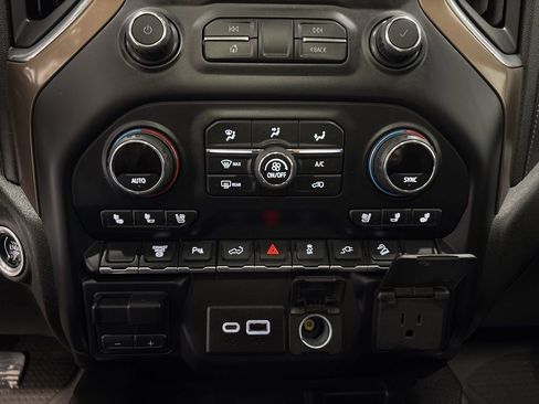 Used 2022 Chevrolet Silverado 3500 High Country w/ Z71 Off-Road Package image 22