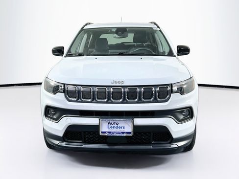Used 2022 Jeep Compass Latitude w/ Convenience Group AWD/4WD image 2