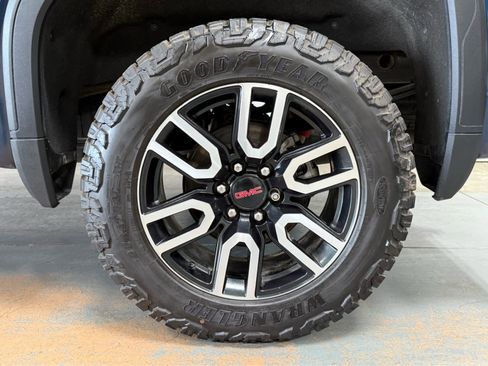 Used 2020 GMC Sierra 1500 AT4 w/ AT4 Premium Package AWD/4WD image 9