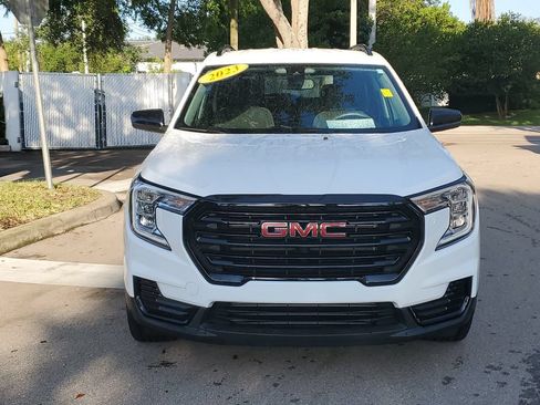 Certified 2023 GMC Terrain SLE w/ Driver Convenience Package FWD image 8