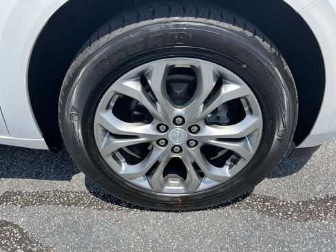 Used 2021 Buick Enclave Avenir w/ Avenir Technology Package AWD/4WD image 13