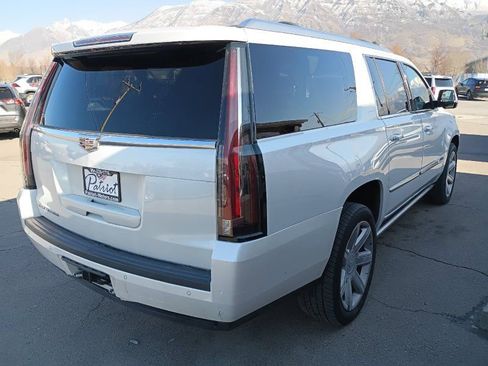 Used 2016 Cadillac Escalade ESV Premium image 5