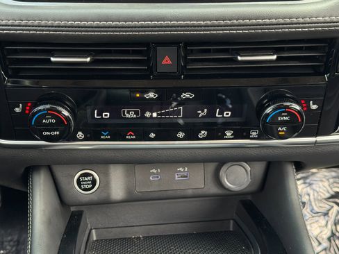 Used 2023 Nissan Rogue SL w/ SL Premium Package FWD image 27