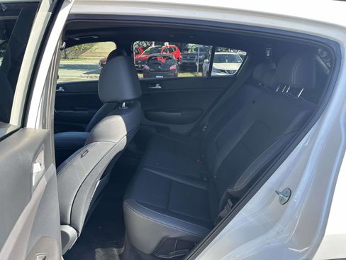 Used 2022 Kia Sportage Nightfall Edition image 13