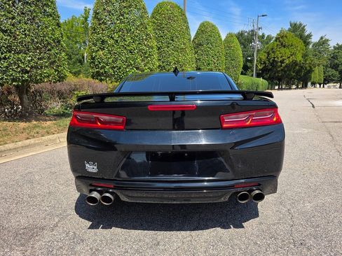 Used 2017 Chevrolet Camaro SS RWD image 4