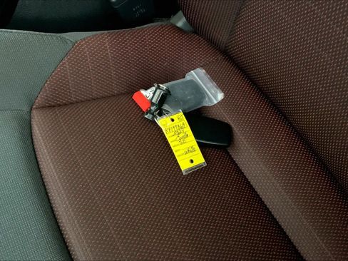 Used 2024 Toyota Corolla SE image 13