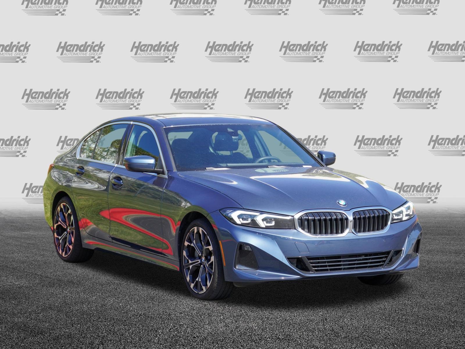 Certified 2025 BMW 330i Sedan RWD image 2