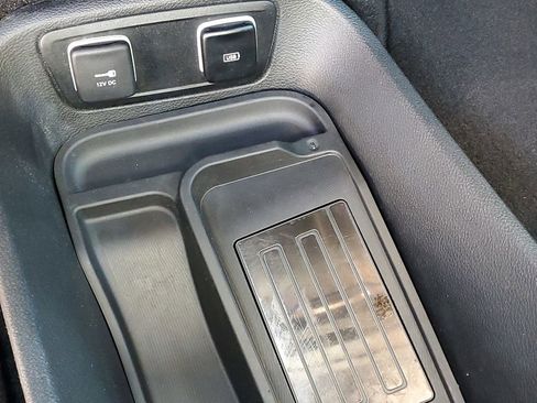 Used 2018 Chrysler Pacifica Touring Plus w/ S Appearance Package image 34