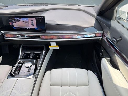 New 2026 BMW 760i xDrive w/ Executive Package AWD/4WD image 29