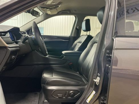 Used 2024 Jeep Grand Cherokee Limited AWD/4WD image 15
