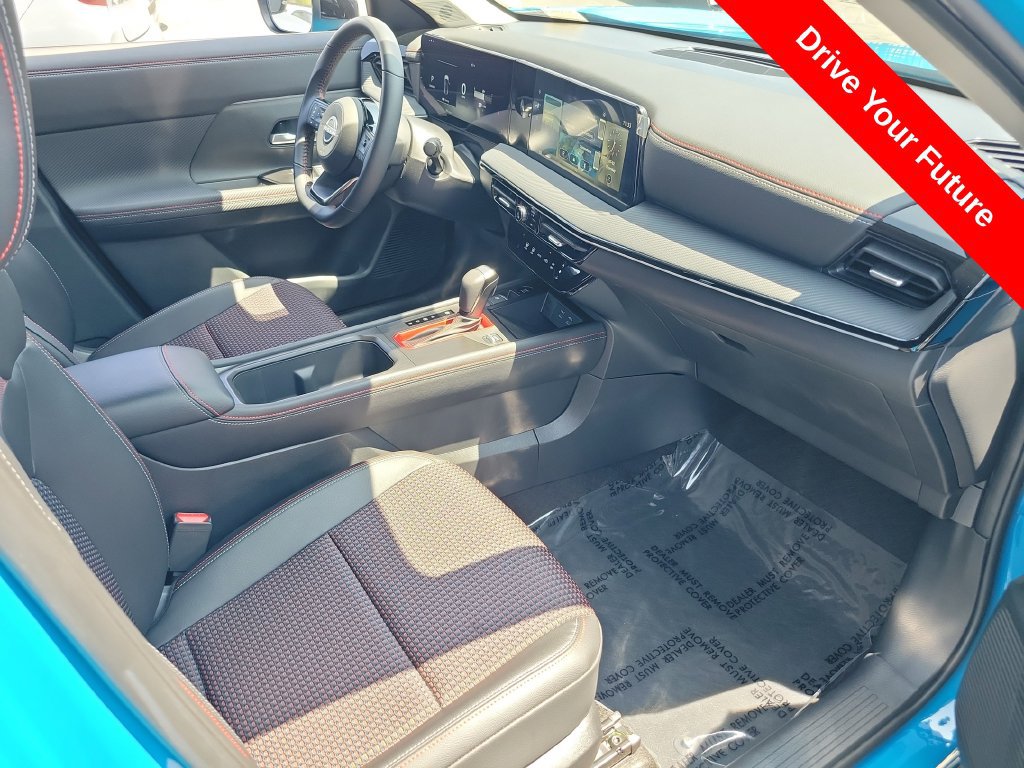 Used 2025 Nissan Kicks SR FWD image 19
