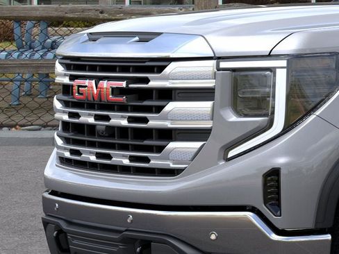 New 2026 GMC Sierra 1500 SLE image 13