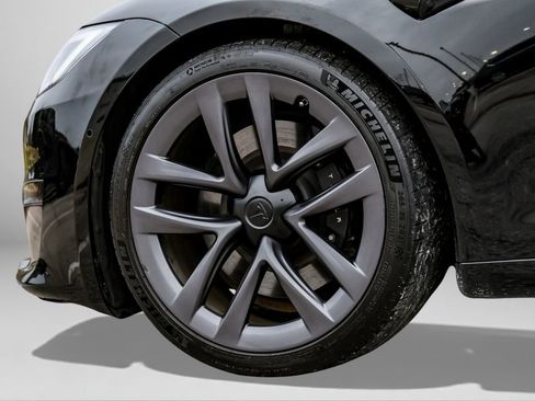 Used 2022 Tesla Model S Base image 60