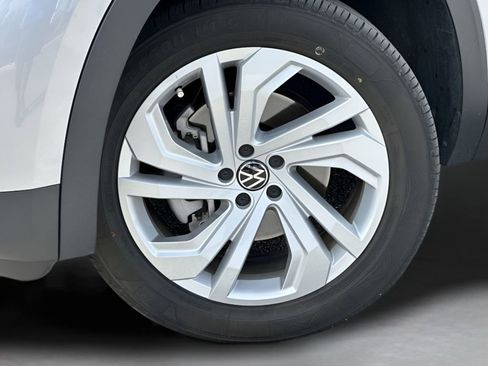 Certified 2023 Volkswagen Atlas SE image 10