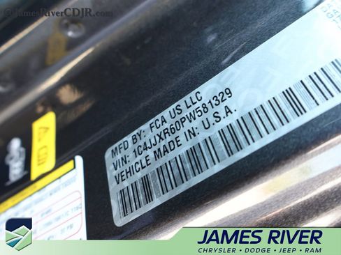 Used 2023 Jeep Wrangler Unlimited Rubicon 4xe AWD/4WD image 39