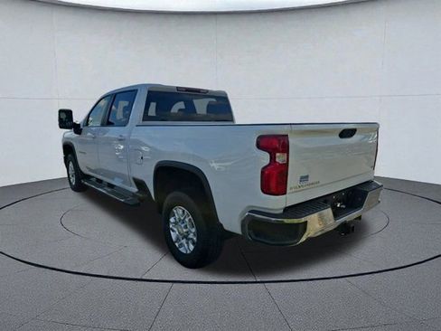 Used 2024 Chevrolet Silverado 2500 LT image 3