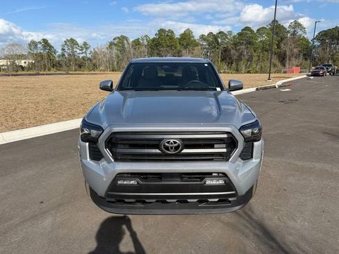 Used 2025 Toyota Tacoma SR5 image 12