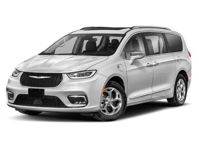 Used 2022 Chrysler Pacifica Limited w/ Uconnect Theater Family Group