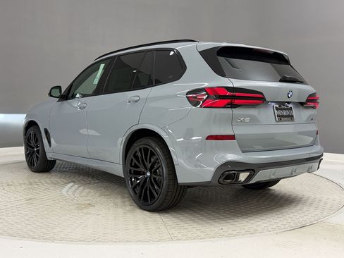 New 2026 BMW X5 sDrive40i w/ M Sport Package RWD image 3